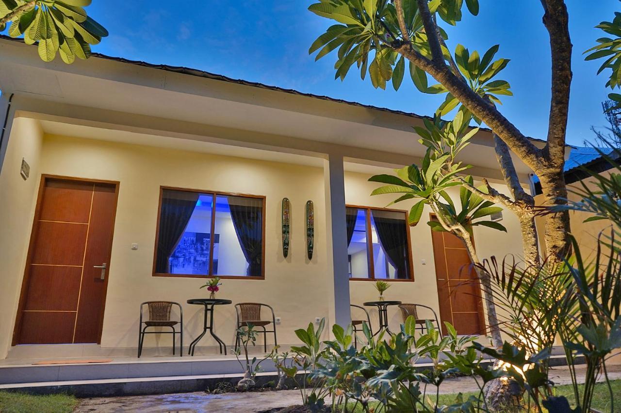 Sari Gili Bungalow Гили-Эйр Экстерьер фото